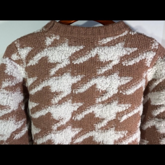 Line & Dot x Revolve Houndstooth Plush Sweater Cream/Toffee Brown Size S - NWT - Picture 10 of 16